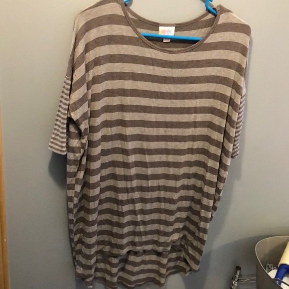 Lularoe Irma size small grey stripped high low quarter sleeve top - Picture 1 of 7